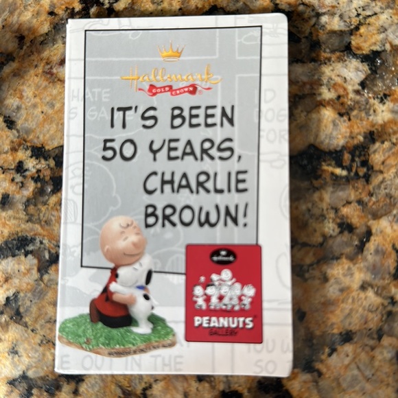 Hallmark Keepsake Linus Ornament 4th in set of 5 collectible A Snoopy Christmas - Picture 6 of 12